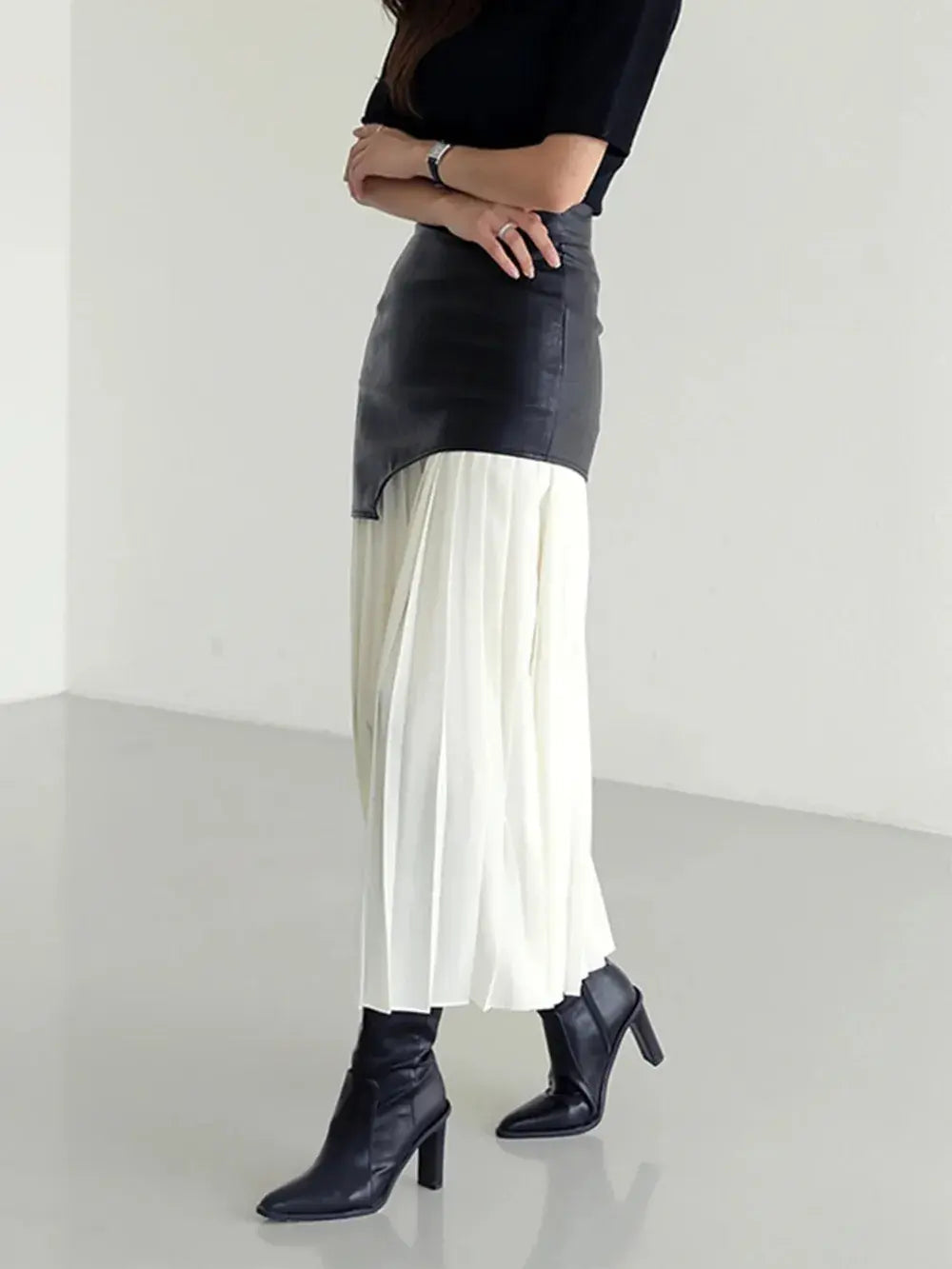High-Waist-Pleated-Skirt-Sarunna