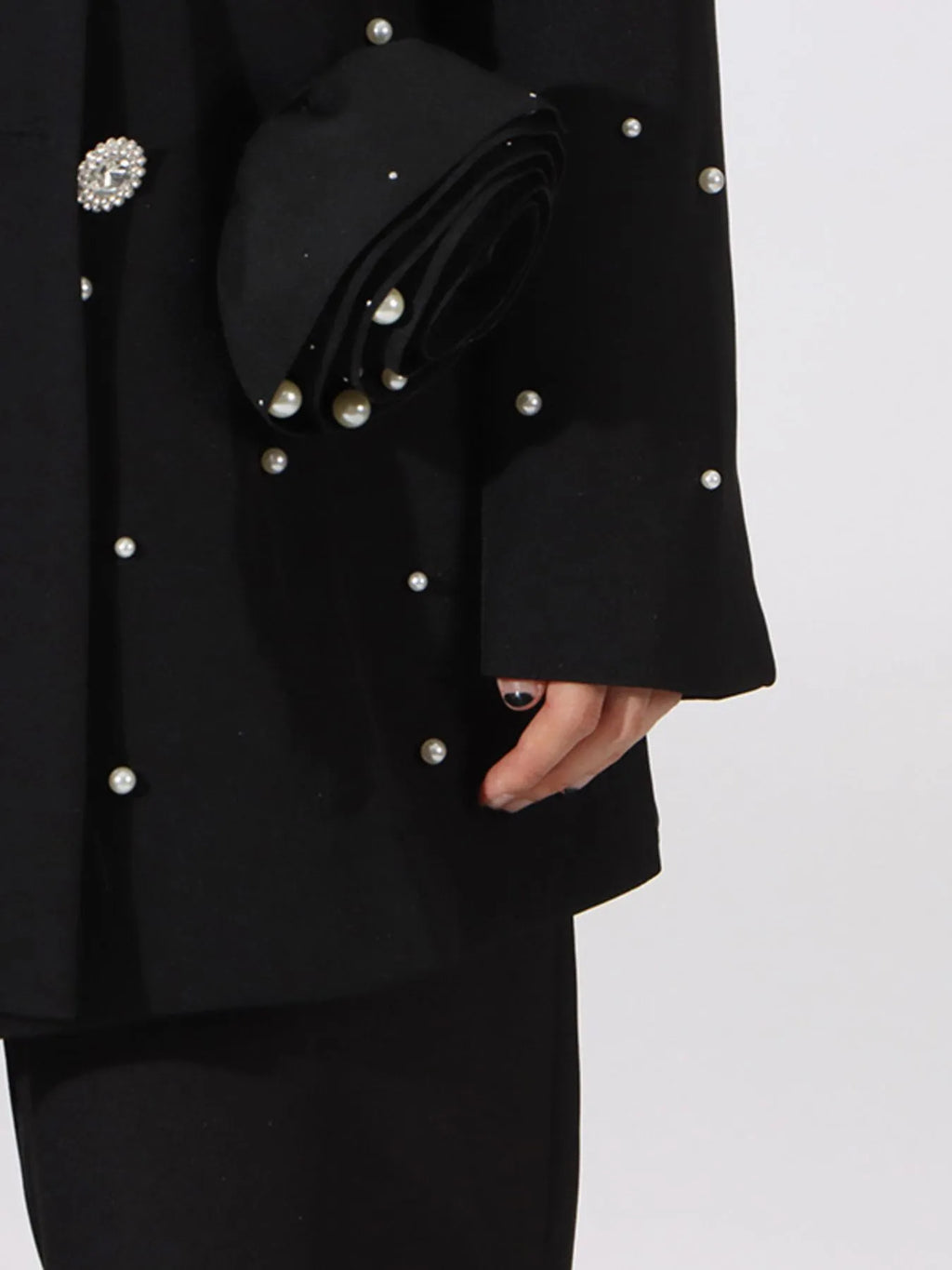 Pearl-Embellished-Double-Breasted-Blazer-Sarunna