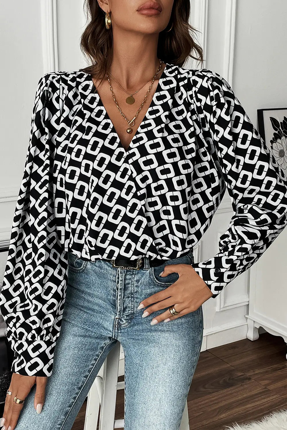 Perfee-Geometric-V-Neck-Long-Sleeve-Blouse-Sarunna