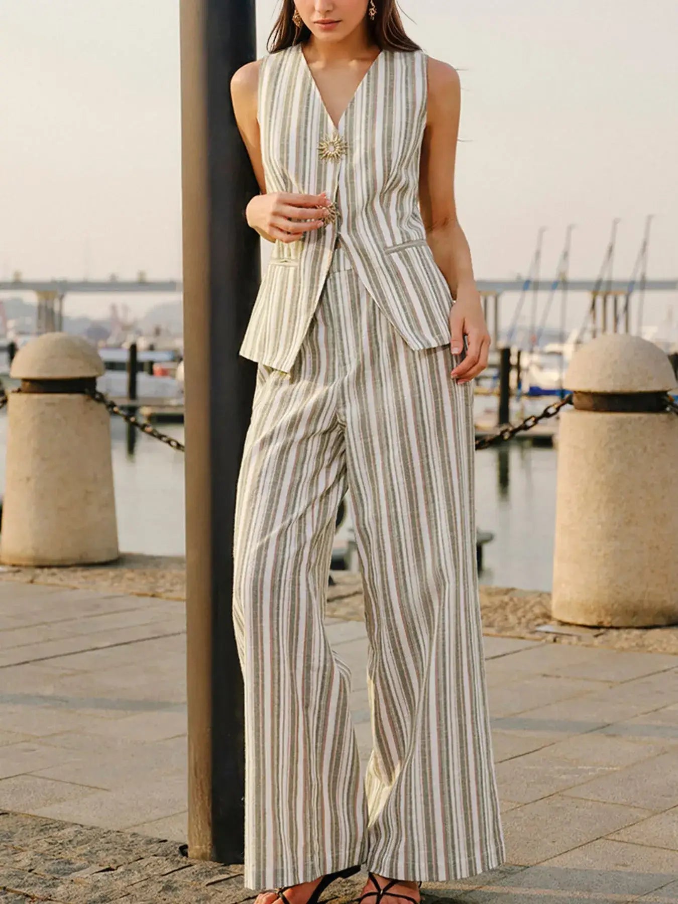 Striped-Sleeveless-V-Neck-Set-Sarunna
