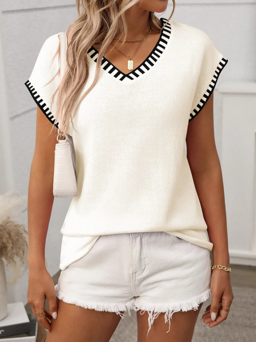 V-Neck-Short-Sleeve-Top-with-Contrast-Trim-Sarunna