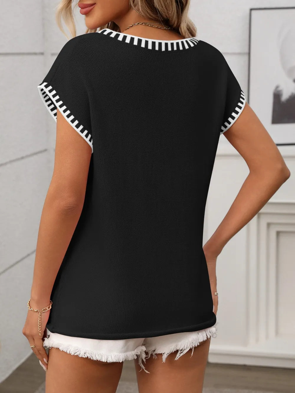 V-Neck-Short-Sleeve-Top-with-Contrast-Trim-Sarunna