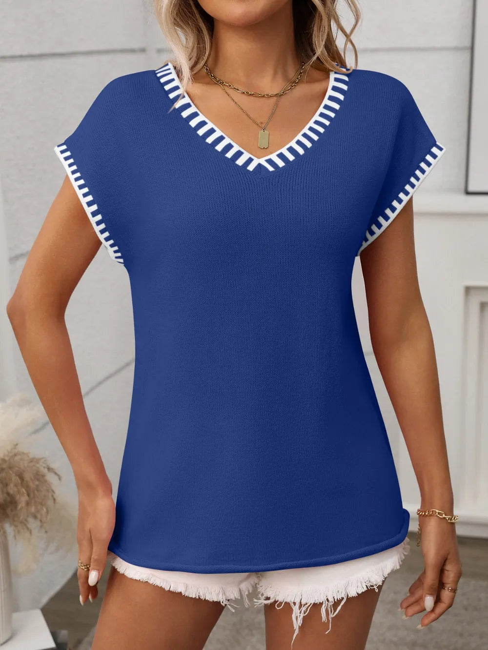 V-Neck-Short-Sleeve-Top-with-Contrast-Trim-Sarunna