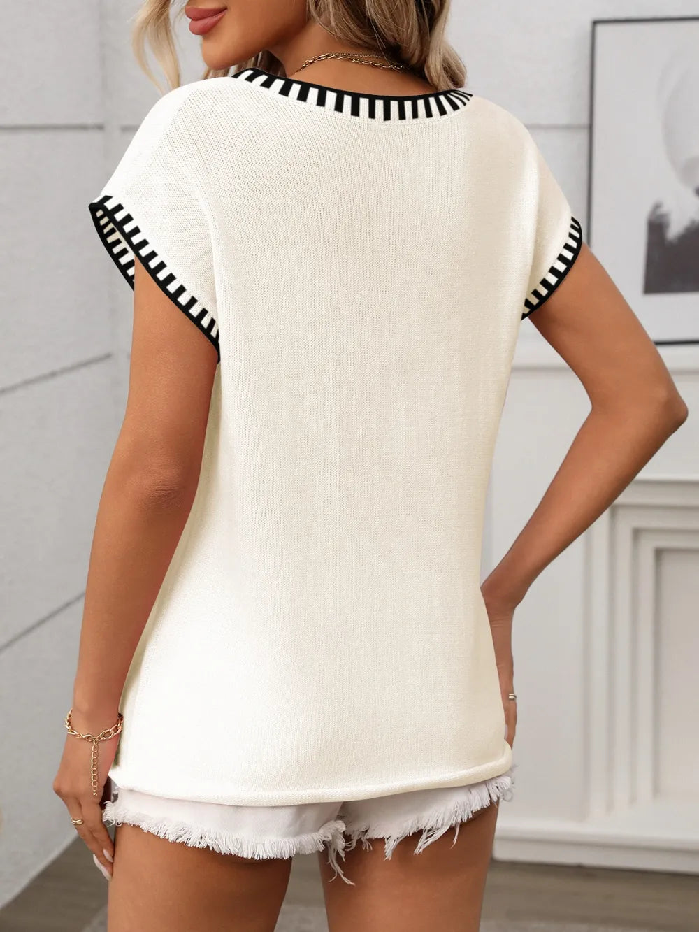 V-Neck-Short-Sleeve-Top-with-Contrast-Trim-Sarunna